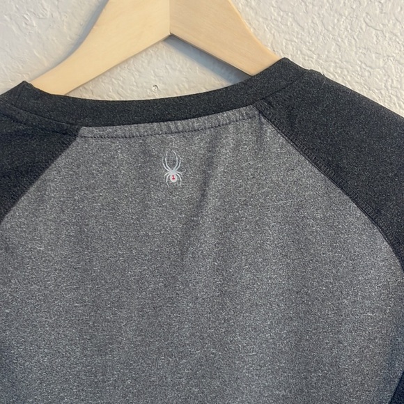 Spyder Active Long Sleeve Top Athletic Gray size Medium - Picture 8 of 12